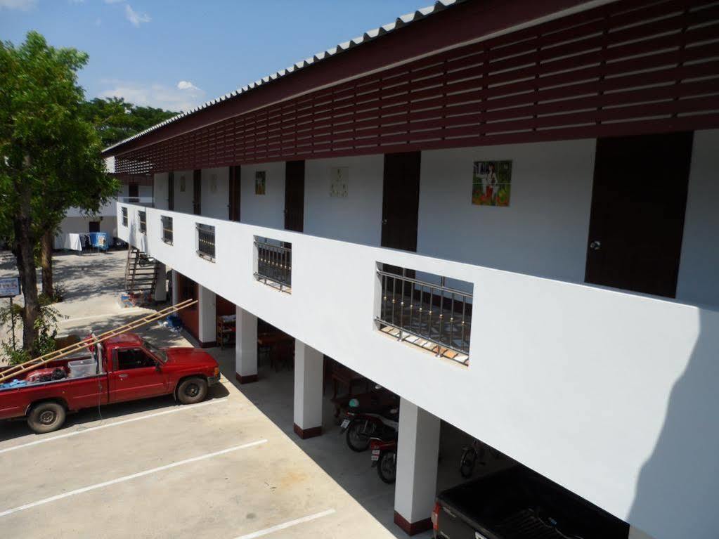 Baan Nukanong Guesthouse Chiang Rai Exterior foto